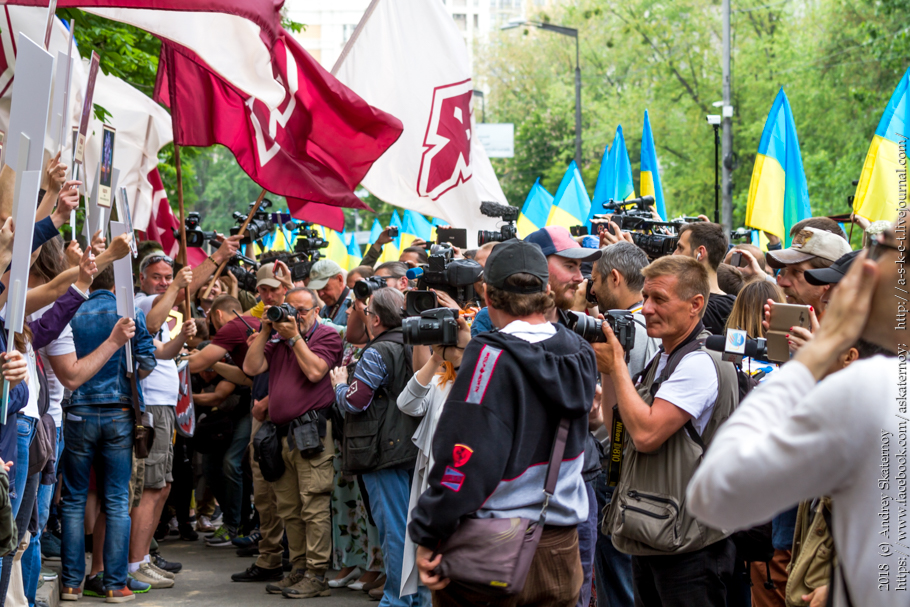 Ми. 9 травня