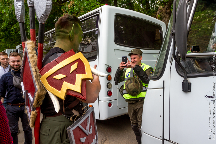 Вони. 9 травня