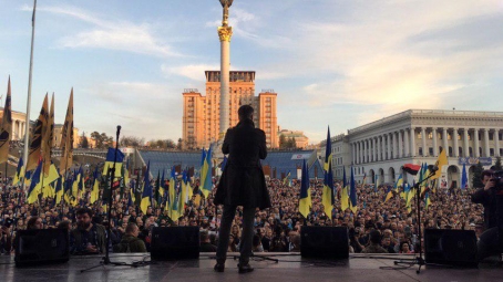 “...Ця Україна пахне кров‘ю та потом! Ця Україна пахне вогнем!...”